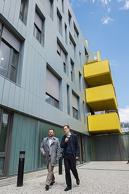 L'immeuble Yellow Square offre aux entreprises 2200m² de bureaux sur 5 étages au cœur de La Duchère