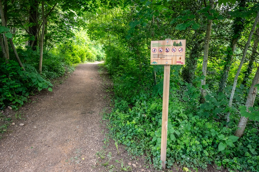 Le panneau d'informations promeneurs à l'entrée Nord du Parc