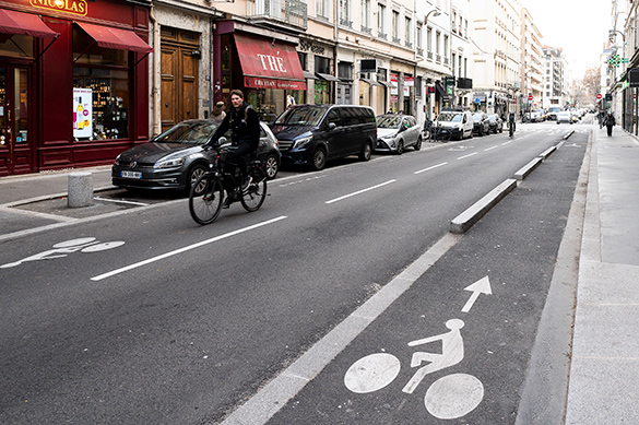 Aménagement cyclable cours Viton Lyon 6