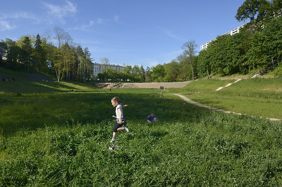 Le parc du Vallon est idéal pour se détendre et se promener en famille ou entre amis