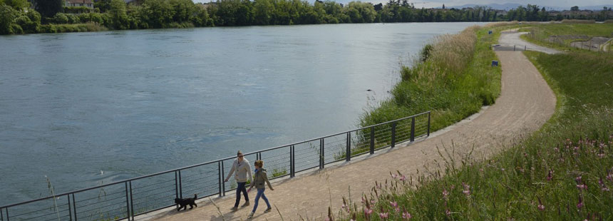 Le canal de Jonage Le canal de Jonage
